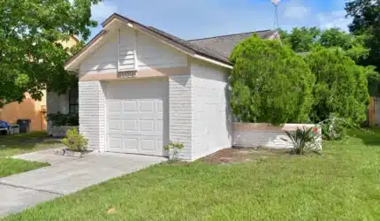 Front view of 1025 Gwyn Cir, Oviedo, FL 32765