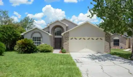 Front view of 1049 Country Cove Court, Oviedo, FL 32766