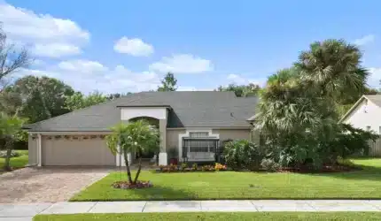 Front view of 785 Lagoon Drive, Oviedo, FL 32765