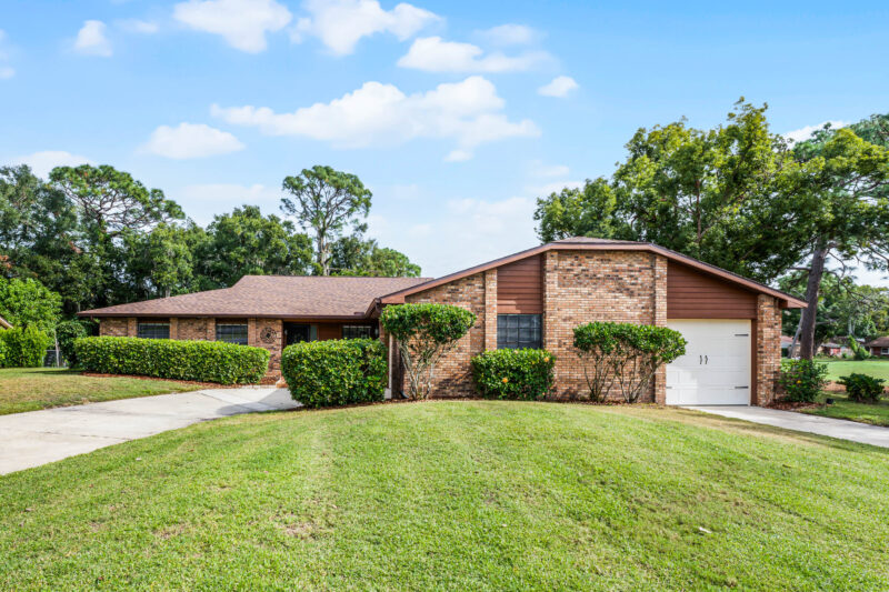 555 Queens Mirror Circle, Casselberry, FL 32707