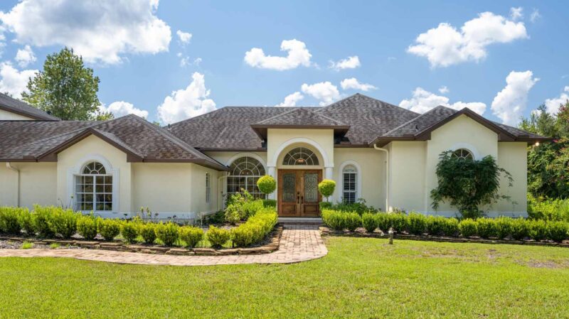 401 Sequoia Ct, Geneva, FL 32732